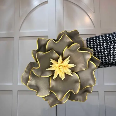 B&uuml;y&uuml;k Zambak &Ccedil;i&ccedil;eği -  Kahverengi Gold K&ouml;p&uuml;k &Ccedil;i&ccedil;ek - Yapay &Ccedil;i&ccedil;ek