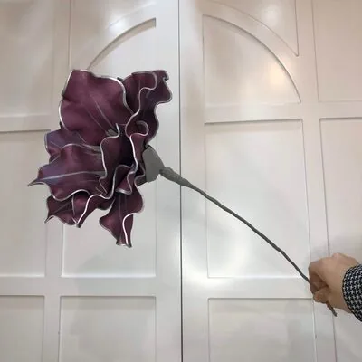 B&uuml;y&uuml;k Zambak &Ccedil;i&ccedil;eği - M&uuml;rd&uuml;m G&uuml;m&uuml;ş K&ouml;p&uuml;k &Ccedil;i&ccedil;ek - Yapay &Ccedil;i&ccedil;ek