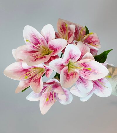 A&ccedil;ık Pembe Lilyum Yapay &Ccedil;i&ccedil;ek Demeti