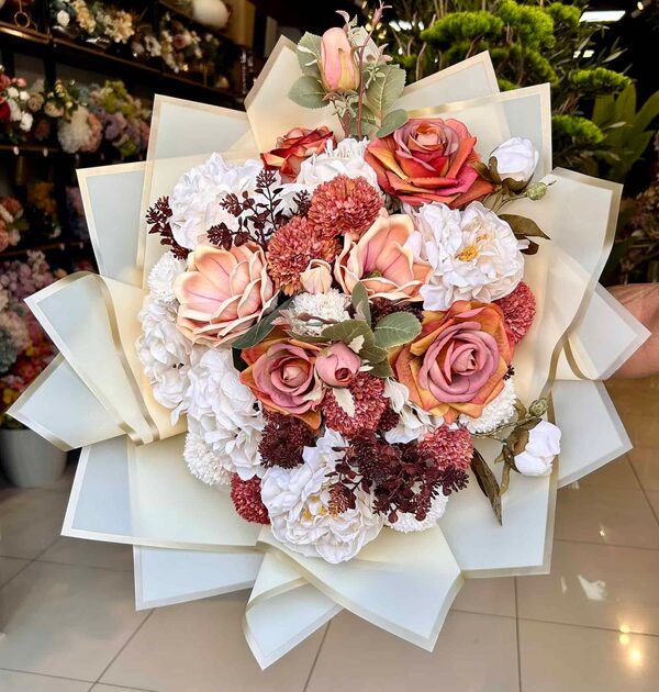 Pastel Tonlarda Yapay İsteme Çiçeği