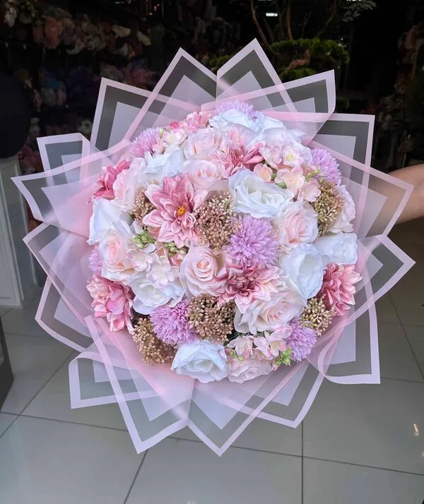 Pembe S&ouml;z ve Nişan &Ccedil;i&ccedil;eği