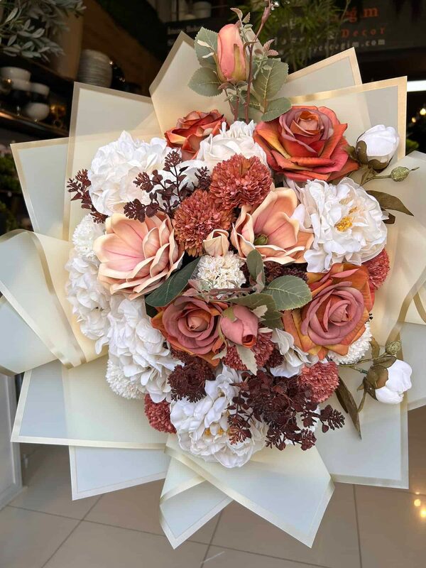 Pastel Tonlarda Yapay İsteme Çiçeği