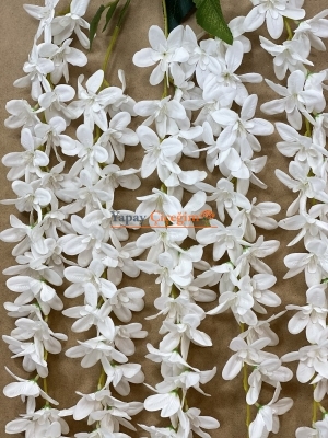 Beyaz Yapay Akasya Çiçegi